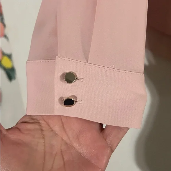 White House|Black Market pink long sleeve blouse with lovely back detail NWT - Picture 3 of 9